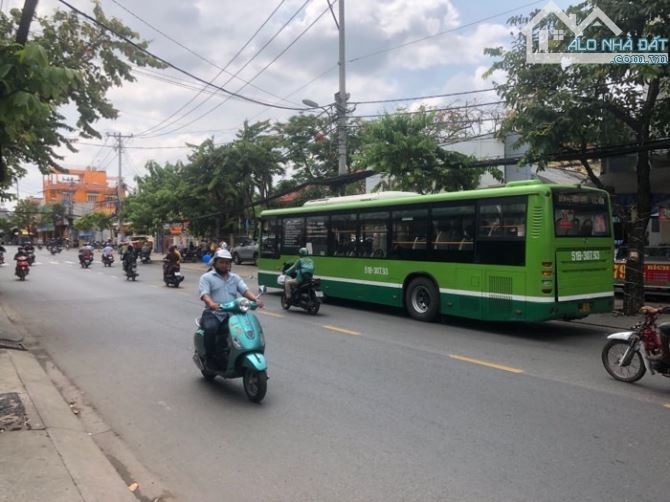 Mtkd lê thị hà, chỉ hơn 60tr m2, vị trí cực đẹp, ngang 23m, dòng tiền 1tỷ300tr/năm - 1