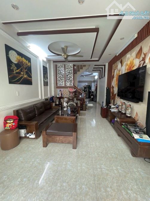 Bán nhà Phạm Văn Đồng - full nội thất - chỉ xách vali về ở - 1