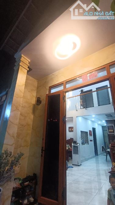 Bán Biệt Thự Lê Đình Cẩn 120m2, 8x15m, 2 Tầng, 4 PN, đường Ô TÔ thông thoáng, giá TL - 1