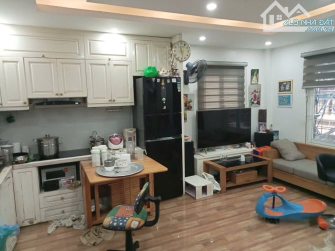 Bán Nhà Phố Lê Trọng Tấn-40m2x5T,MT:5m-Vừa ở vừa kinh doanh-Chỉ 7.95 TỶ. - 1