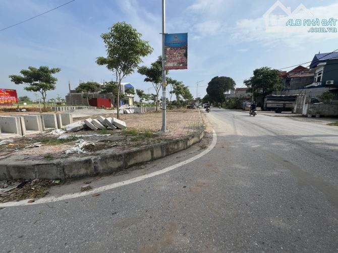 Đất của giới siêu giầu! Bán lô góc 248m2 cổng chợ MỚI Đông Tảo Khoái Châu. 24 tỷ - 1