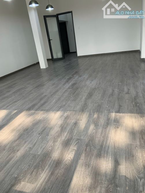 MT Trần Hưng Đạo, P. Nguyễn Cư Trinh, Quận 1, DT: 4,2x17m, Giá 31 tỷ - 15