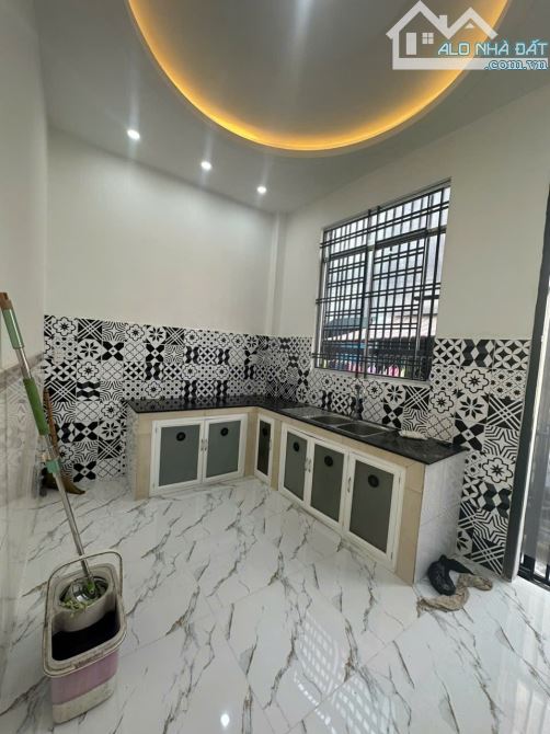 Nhà mới ở ngay sát bến xe miền tây, đối diện khu tên lửa 40m2 3 lầu 5.1 tỷ - 2