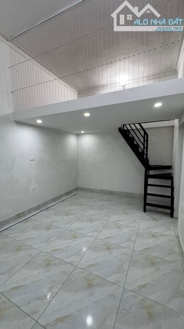 Nhà đẹp ở luôn Đội Cấn Ba Đình. Sổ vuông 36m, 2 tầng MT5m Giá 5.1 tỷ - 2
