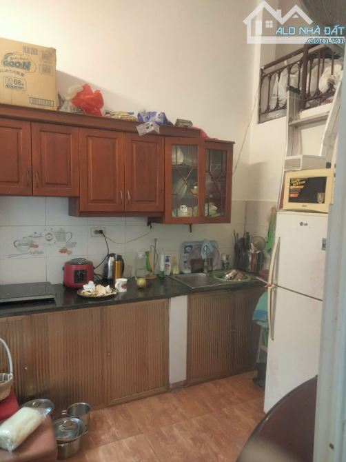 Bán nhà cấp 4 ngõ 444 phố Đội Cấn. Ba Đình DT 140m2 - 2