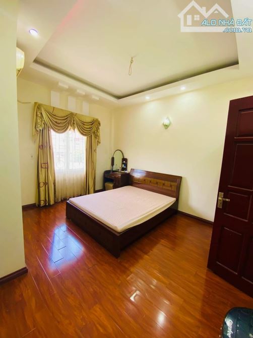 Nhà siêu rẻ - Cô Em cần Bán Gấp nhà Mặt Phố Yên Lạc, Hai Bà Trưng, DT 205m2 chỉ 40.4 tỷ, - 2