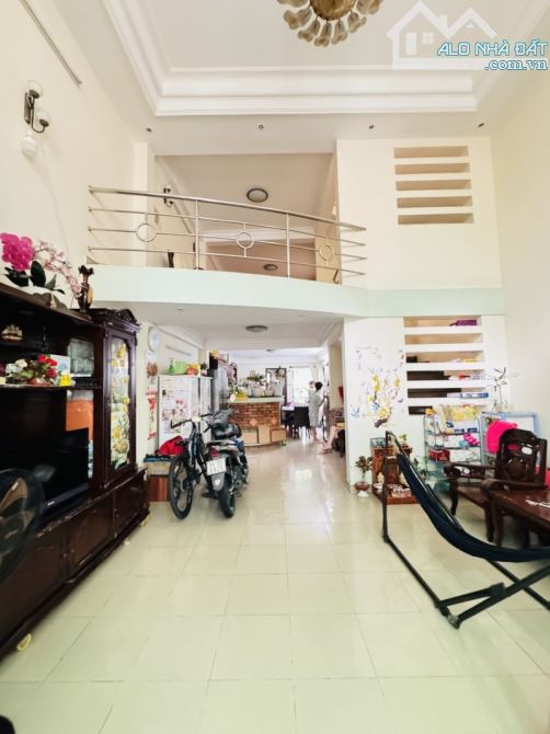 🏡 BÁN NHÀ GÒ VẤP – NGAY ĐH CÔNG NGHIỆP – 2 MẶT HẺM XE HƠI – 90M² – 3 TẦNG - 2