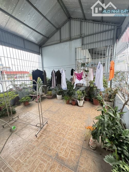 NHÀ 5 TẦNG DÂN XÂY - NGỌC THUỴ - OtO TRÁNH - TRUNG TÂM - 2
