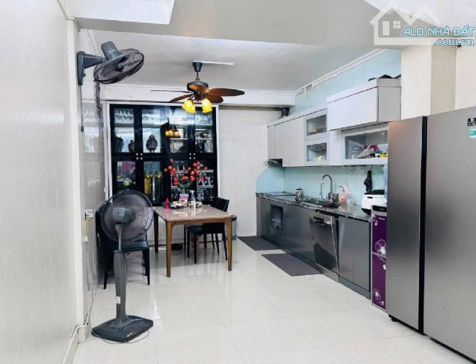 Nhà 5 tầng đẹp, 2 thoáng tại 106 Hoàng Quốc Việt, gara ô tô 7 chỗ, KD đa dạng - 2