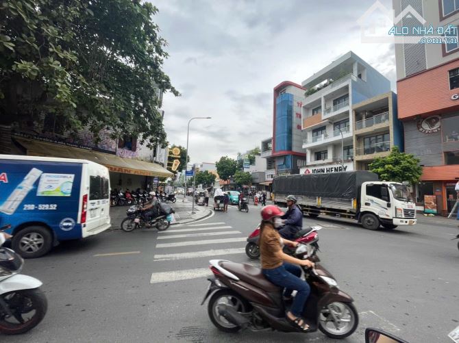 Cho thuê nhà góc 2MT luỹ bán bích  12x8 1 trệt 3 lầu thông suốt - 2