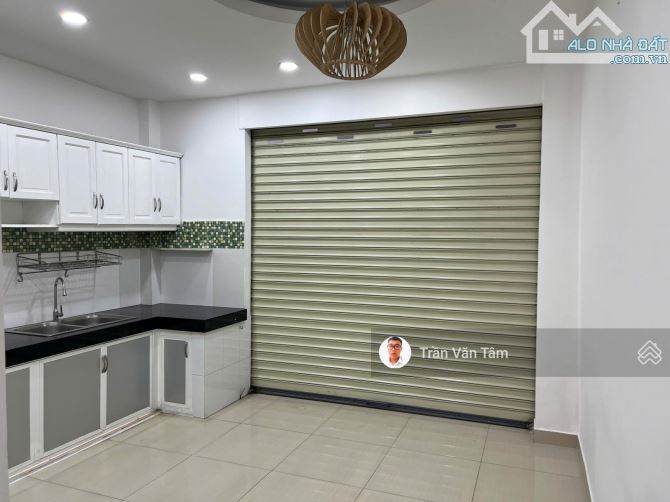 Ngay bến xe Miền Đông! Bán nhà hẻm xe hơi (DT:4x17m CN 64m2) 2 tầng + xe hơi đậu trong nhà - 2
