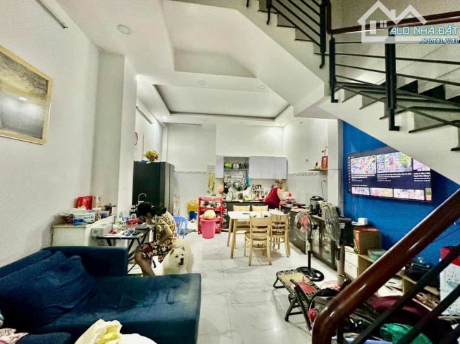 Bán nhà mặt tiền KDC Trịnh Quang Nghị,P.7,Q.8,dt: 4,5 x 14 nhà xây 2 lầu 5 Tỷ 95. - 2