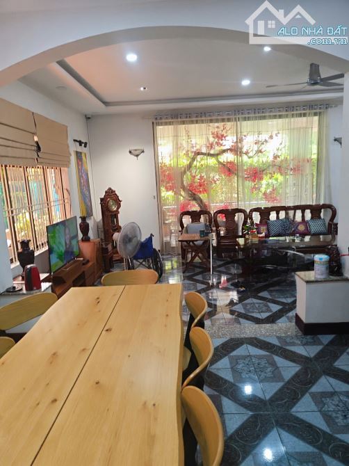 Biệt thự Nguyễn Ư Dĩ, Thảo Điền, Q2 nhà 2 tầng, 340m2, 62 tỷ TL - 2