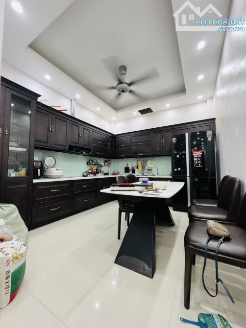 Bán NR 5PN, 4WC, 45m2 tại phố Bằng Liệt, Hoàng Mai, Hà Nội. Giá 6,5 tỉ. Hot! Uy tín