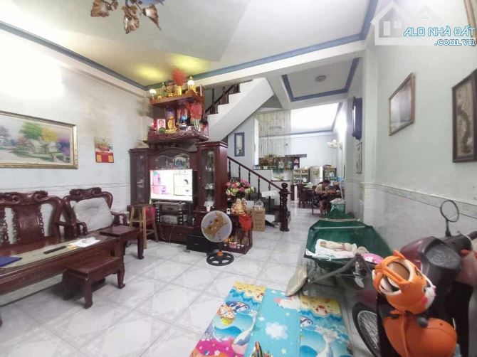 Nhà mặt tiền 115m² Thạnh Lộc 41 Quận 12 sổ riêng 6.5 tỷ