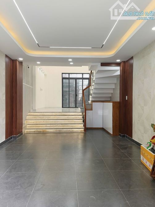 BÌNH TÂN - SÁT AEON - ĐƯỜNG 8M - NHÀ ĐẸP - KHU PHÂN LÔ ĐỒNG BỘ - 5 TẦNG - 7.9 TỶ. - 2