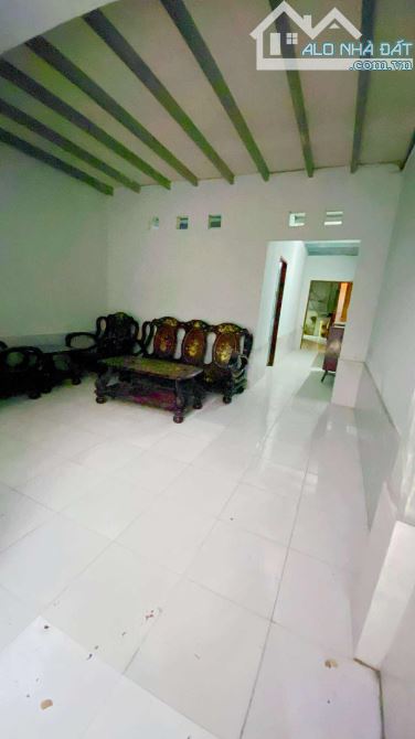 Cho thuê nhà 2 phòng ngủ hẻm Nguyễn Trãi 5 triệu - 2