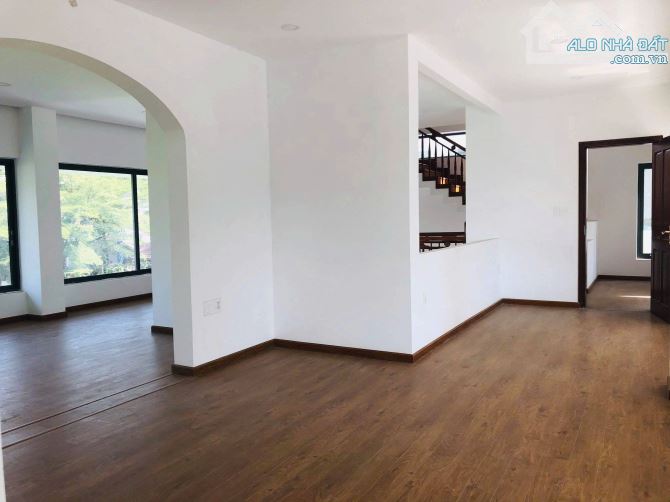 CHO THUÊ NHÀ MẶT TIỀN 173 NGUYỄN VĂN HƯỞNG, Q2 - 21M X 20M - 1 HẦM 4 TẦNG -THANG MÁY - 2