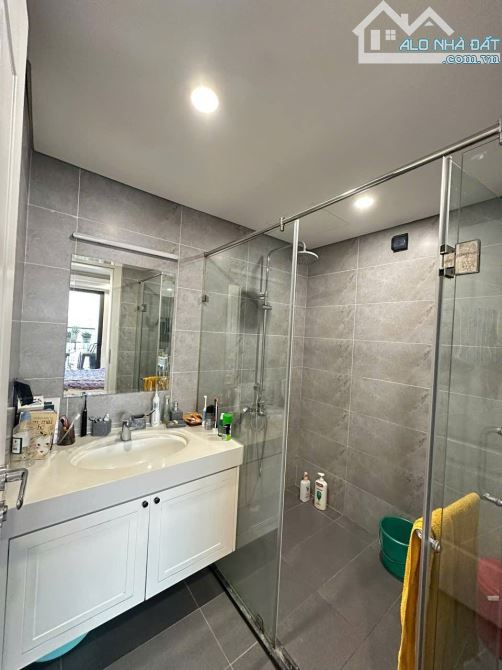 BÁN TÒA CC SUNSHINE GARDEN 98m2- 3 NGỦ 2 WC- FULL ĐỒ XỊN-GIÁ CHÀO 7.9 TỶ - 2