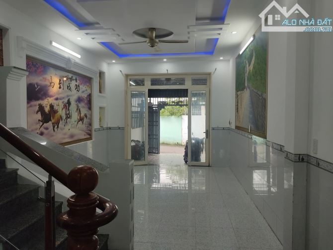 NHÀ 1 TRỆT 1 LẦU NGAY THỊ TRẤN BẾN LỨC, GIÁ CHỈ 2TỈ5, SỔ HỒNG CÓ SẴN. - 2
