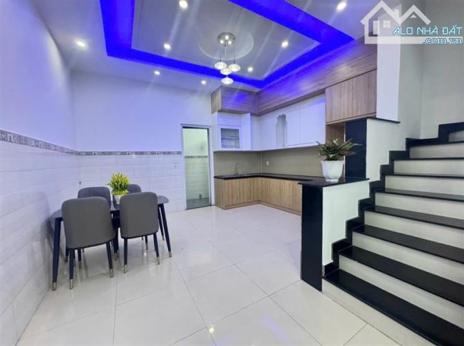 Hẻm xe tải, Hà Huy Giáp, Q12, DT 70m2, 5PN, 5 PT. Gần Ẩm thực Nắng Chiều. - 2