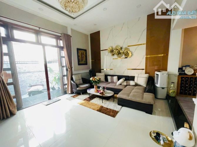 Bán gấp Biệt thự Pasteur Quận 3 đúc 4 tầng BTCT 120m2 NGANG 7m tặng full nội thất chỉ 30tỷ - 2
