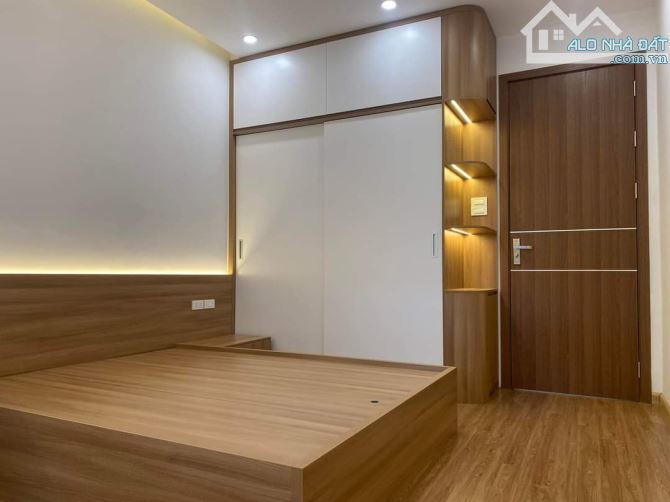 nhà đẹp. cho thuê căn hộ 18T hoàng đạo thúy. 100m2, 2pn2wc full đồ 13,5tr/th - 2