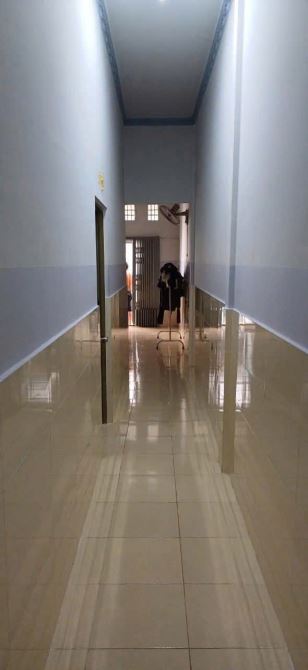 Ngộp tiền cầnn bán nhà tại 1 sẹc Lê Thị Lơ Hóc Môn 60m2 giá 835 triệu sổ hồng riêng - 2