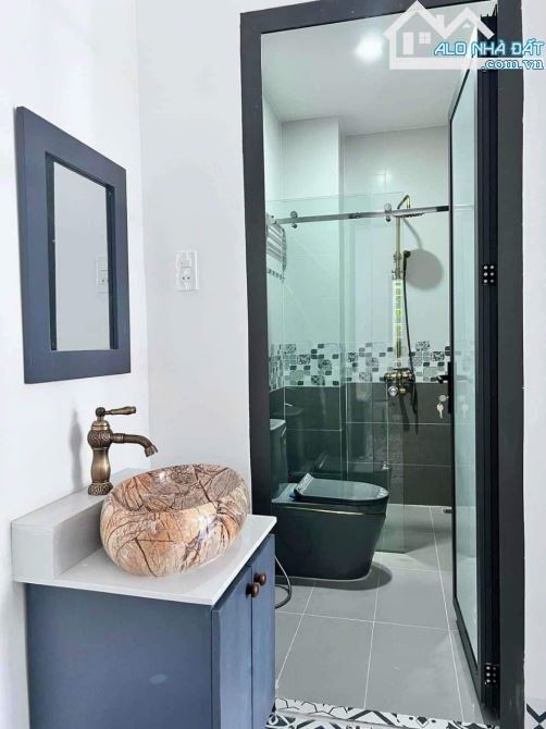 CHO THUÊ NHÀ NỘI THẤT CAO CẤP THỦ KHOA HUÂN  Giá thuê 9.5 triệu.  Kết cấu 1 trệt 2 lầu - 2