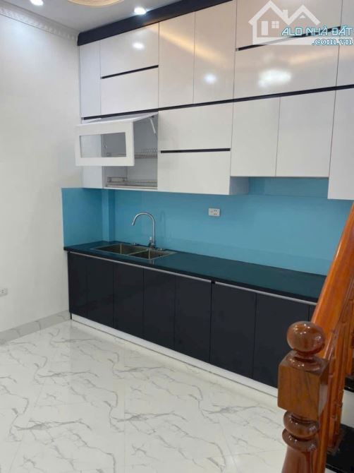 BÁN NHÀ LÔ GÓC PHÚC ĐỒNG LONG BIÊN 6 TỶ  5 TẦNG 44m, Ô TÔ, KINH DOANH, SÂN RỘNG. - 2