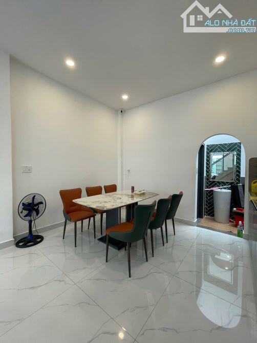 Giáp Quận 6 An Dương Vương nhà mới 2 tầng hẻm ô tô. - 2