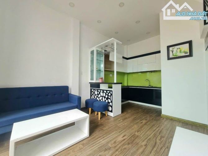 Cho thuê nhà nguyên căn Hùng vương  1 phòng khách , bếp , 2 phòng ngủ , Tầng thượng , 3 WC - 2