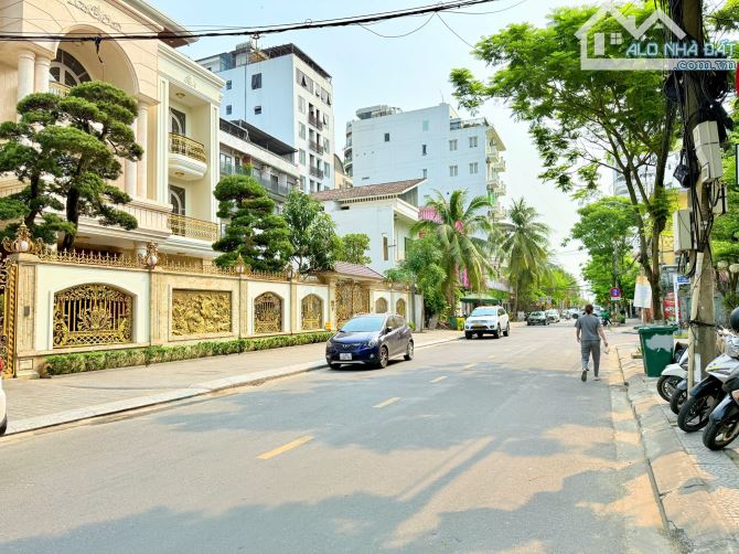Siêu Phẩm! Lô góc 122m2 Ngang 7m - Cách Ngô Thì Sĩ chỉ 3m - Cách biển chỉ 800m - Giá 25.x - 2