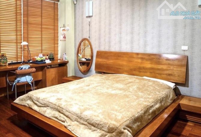 PHÂN LÔ - VÍP PHÙNG CHÍ KIÊN - 59M2 x 5T - Ô TÔ TRÁNH -  GIÁ 17.5 TỶ. - 2