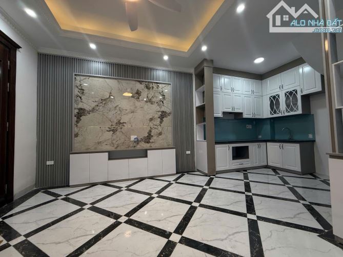 SIÊU PHẨM Ô TÔ ĐỖ CỬA - NHÀ MỚI KÍNH KOONG - AN SINH ĐỈNH CAO - TIỆN ÍCH BẠT  NGÀN  NHÀ - 2