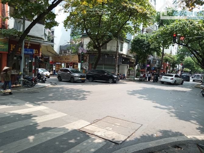 Bán nhà mặt phố Hàng Bông - DT 380m2 - MT 13.5m - 190 tỷ - Gần Hàng Gai