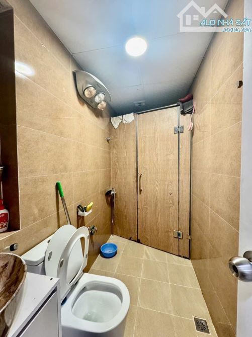 Căn Chung cư đẹp ở luôn Trần Quý Kiên Cầu Giấy. Sổ 50m 3 ngủ 2WC Giá 6 tỷ - 3
