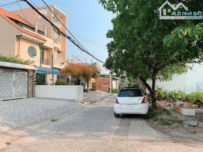 BÁN NHÀ SÂN VƯỜN HXH KHU BIỆT THỰ ĐƯỜNG VƯỜN LÀI APĐ QUẬN 12 CHỈ 9,3 TỶ- DT 215m2 - 3