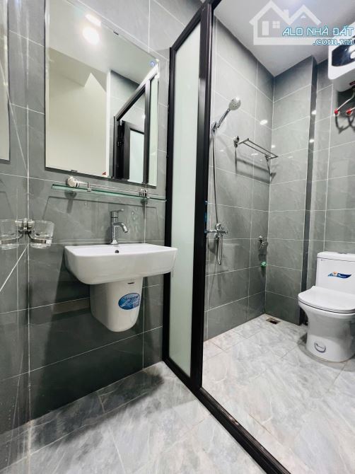 Bán nhà Khương Thượng - Đống Đa mới full nội thất - ngõ thẳng , vài bước oto tránh 22m2 - 3