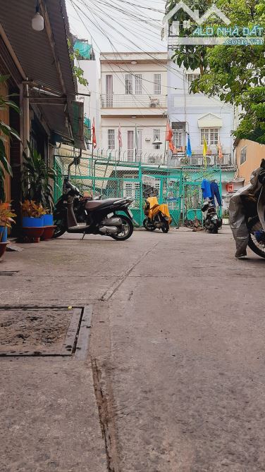 🏡 NHÀ BẾN VÂN ĐỒN, Q4 – HẺM 3M – HƠN 40M² – NGANG HƠN 5M – 5 CĂN RA TAXI – NHỈNH 3Đ🚗 - 3