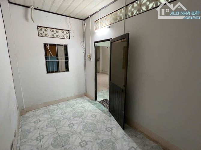 Ngộp NH cần bán gấp căn nhà C4, 2 sẹc Đông Thạnh 4, SHR, Giá 1 tỷ 250. - 3