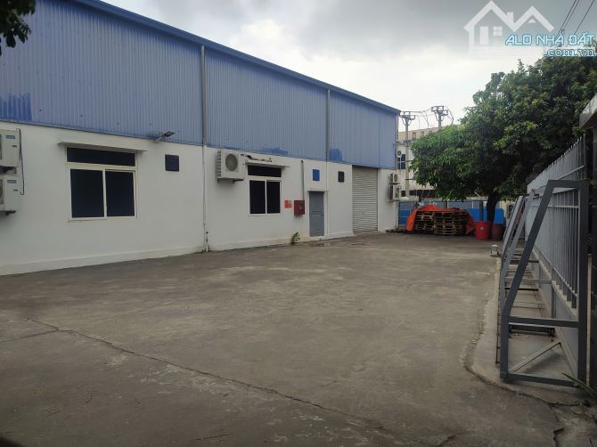 Cho thuê kho xưởng KCN Quang Minh, Huyện Mê Linh, Hà Nội tổng khuôn viên dt 2400m2 - 3