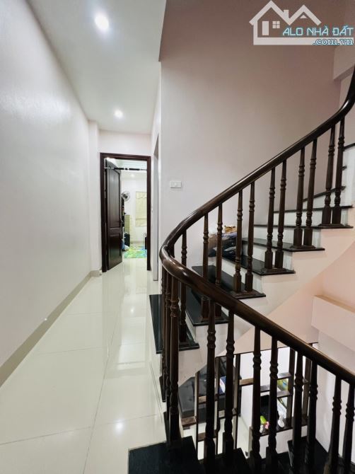 Bán NR 5PN, 4WC, 45m2 tại phố Bằng Liệt, Hoàng Mai, Hà Nội. Giá 6,5 tỉ. Hot! Uy tín