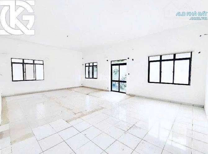 BIỆT THỰ DIỆN TÍCH KHỦNG - 20M X 26M - GÓC 2T SỐ 1 TRẦN VĂN SẮC, THẢO ĐIỀN, QUẬN 2 - 3