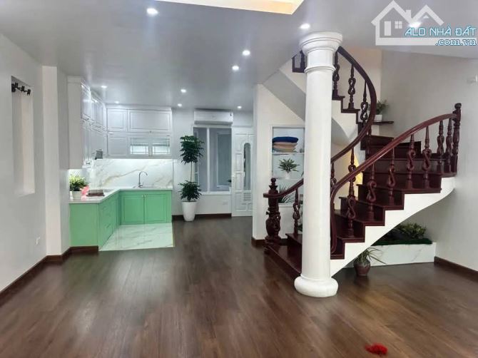 Bân nhà Bồ Đề gần hồ dân xây, 82m2, mt 6m, 5 tầng, Gara, đường thông, nhỉnh 16 tỷ - 3
