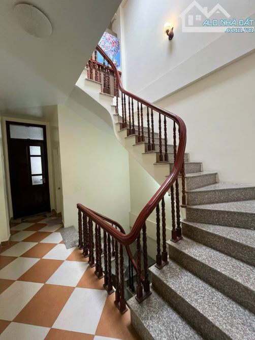 Bán Gấp-Nhà TT ĐH,Nở Hậu,ô tô đỗ cửa,thiết kế đẹp,đầu tư sinh lời,DT:98mMT:5,6m,giá:3,4tỉ - 3