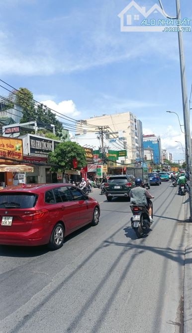Bán nhà  lô góc mặt tiền  Nguyễn Xí  .DT 115 m2. Giá 24.7 tỷ ,P13 Bình Thạnh - 3