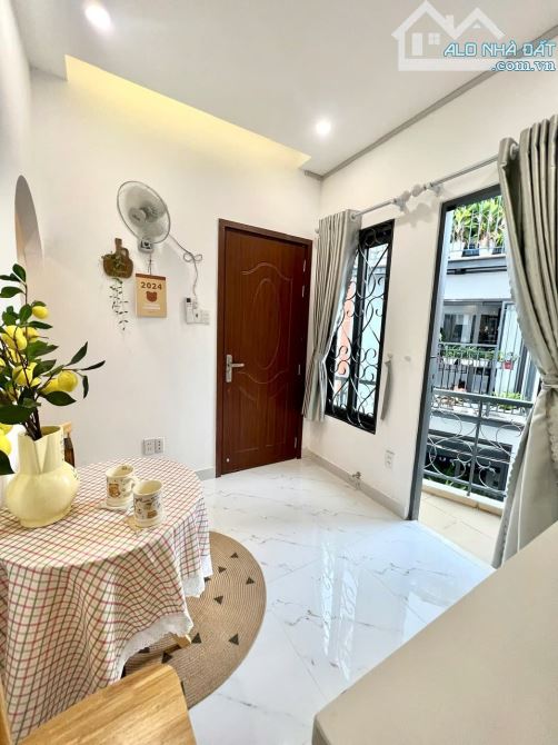 Cho thuê căn hộ 1PN quận 3, ban công, máy giặt riêng, gần sân bay - 3