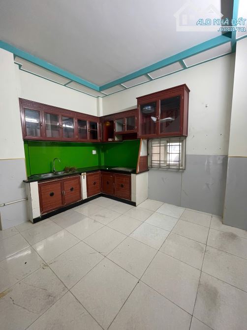 NHÀ ĐẸP KIÊN CỐ 3 TẦNG - 40M2 (4x10)- XE TẢI 7M THÔNG- 1/ LIÊN KHU 4-5 - SHR. CHỈ HƠN 3 TỶ - 3