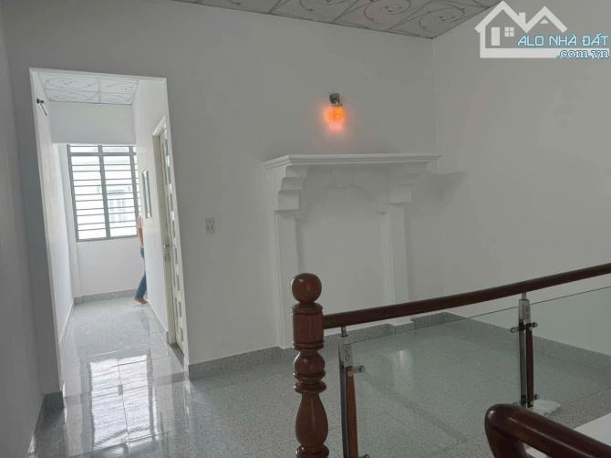 NHÀ 1 TRỆT 1 LẦU NGAY THỊ TRẤN BẾN LỨC, GIÁ CHỈ 2TỈ5, SỔ HỒNG CÓ SẴN. - 3